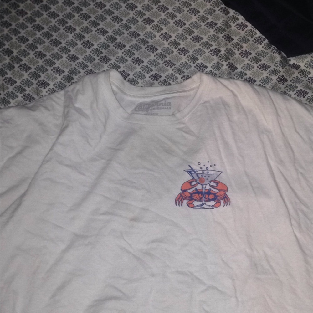 California originals surf lounge crab tee